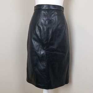 Maxima leather skirt